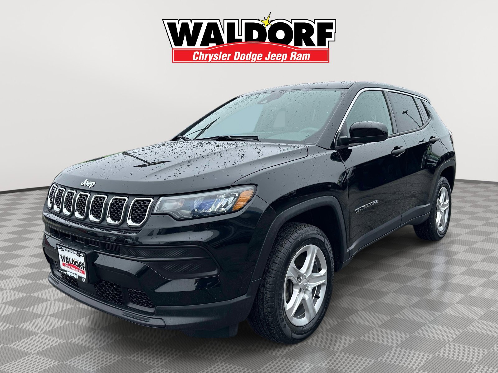 Used 2023 Jeep Compass Sport image 3