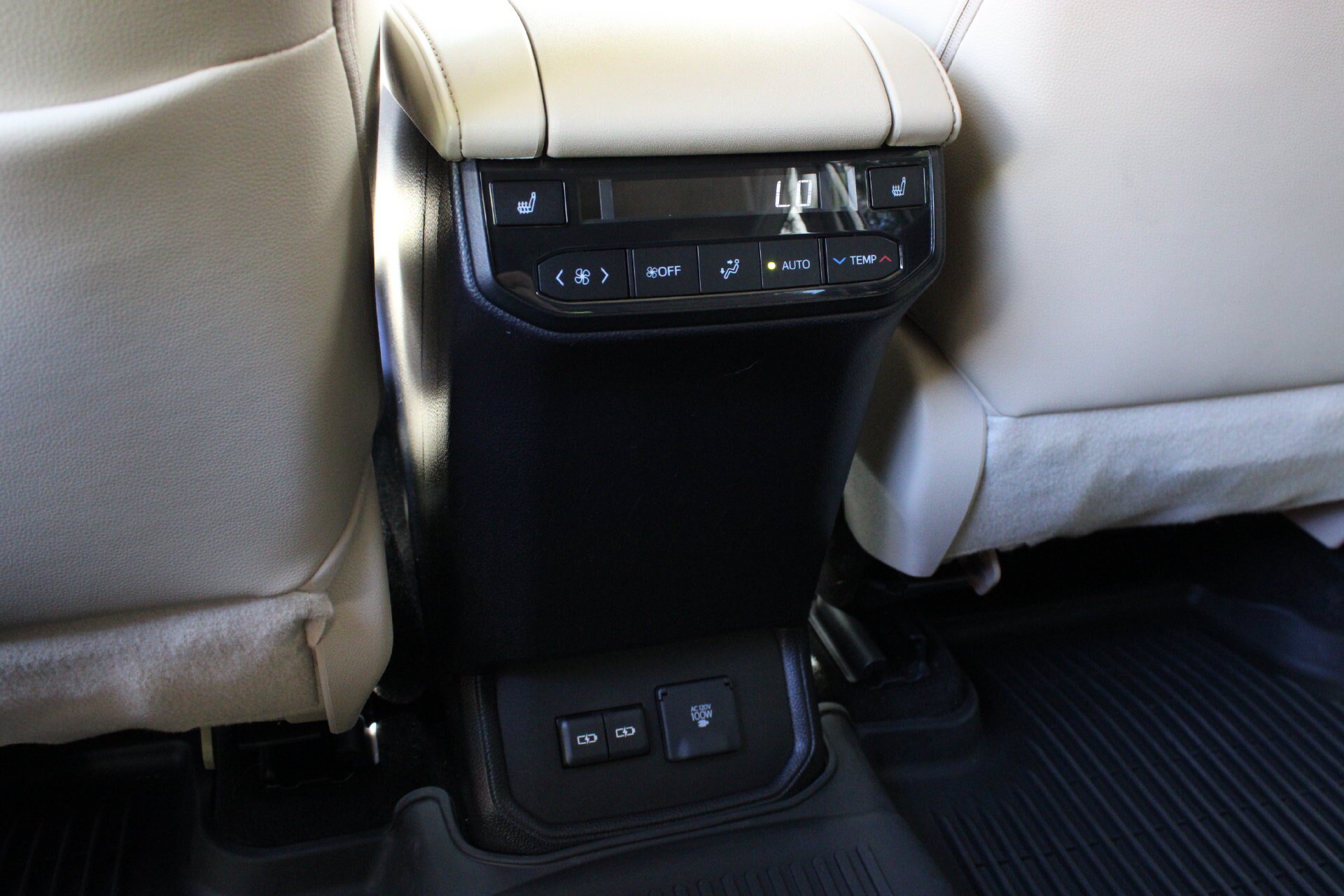 Used 2023 Toyota Highlander Platinum AWD/4WD image 18