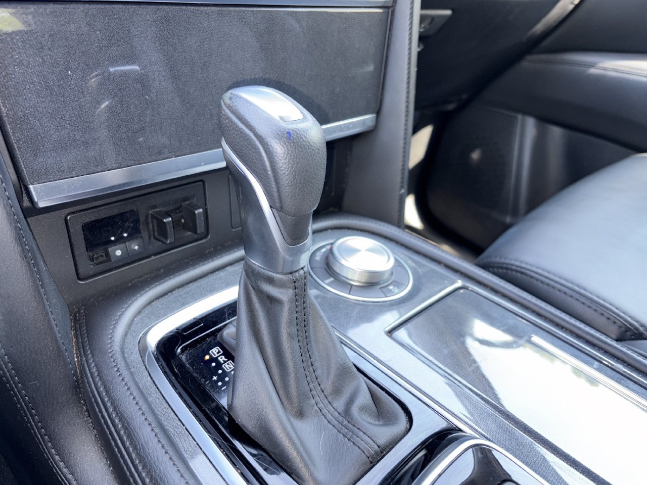 Used 2024 Nissan Armada SV AWD/4WD image 7