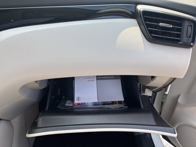 Used 2018 Nissan Rogue Sport SL w/ SL Premium Package image 21