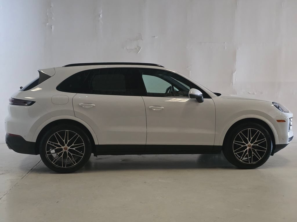 Certified 2026 Porsche Cayenne AWD/4WD image 11