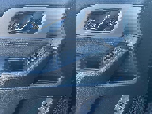 Used 2023 Chevrolet Traverse LT image 17