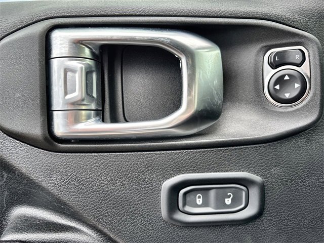 Used 2023 Jeep Gladiator Willys image 14