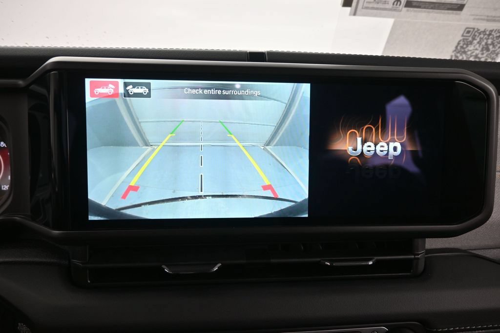 Used 2024 Jeep Wrangler Unlimited Sahara w/ Technology Group AWD/4WD image 39