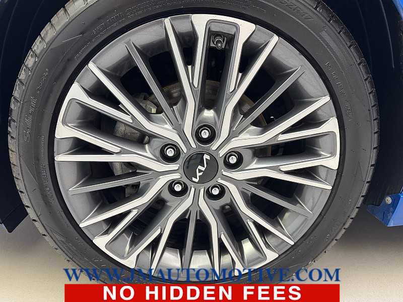 Used 2022 Kia Forte GT-Line w/ GT-Line Technology Package FWD image 9