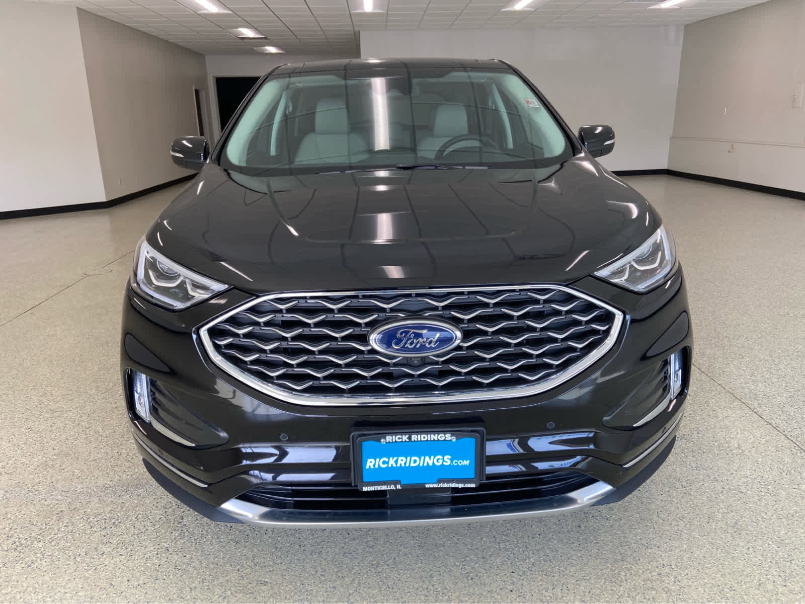 Used 2023 Ford Edge Titanium w/ Equipment Group 301A image 5