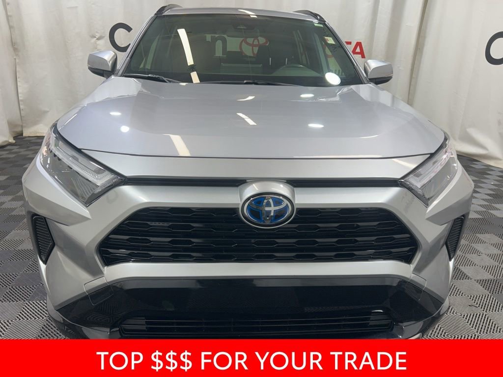 Used 2023 Toyota RAV4 SE image 2