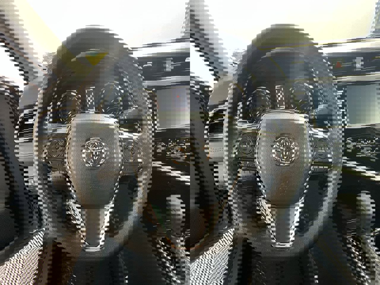 Used 2019 Toyota Camry LE image 17