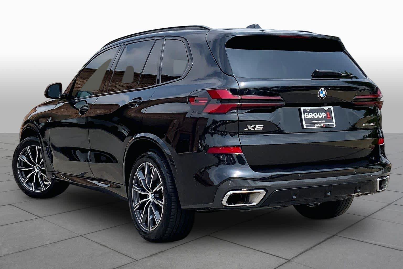 Used 2024 BMW X5 sDrive40i w/ M Sport Package RWD image 12