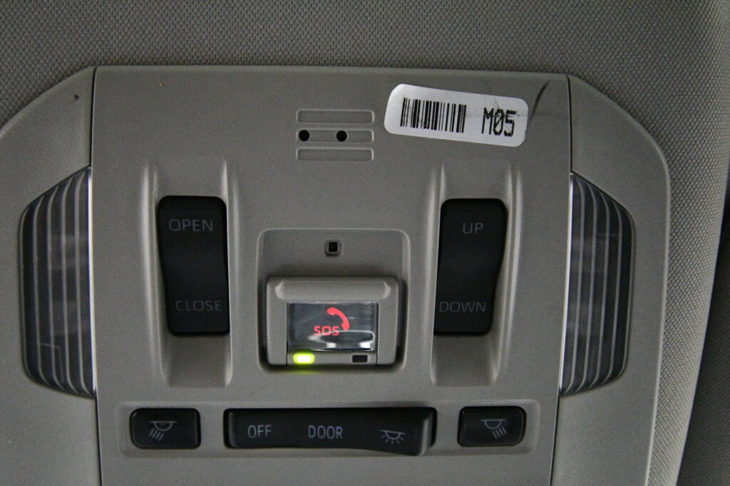 Used 2023 Toyota Highlander XLE AWD/4WD image 18