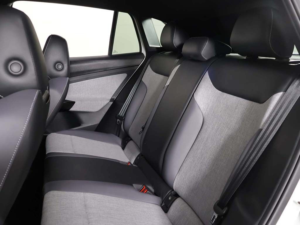 Used 2024 Volkswagen ID.4 2WD image 31