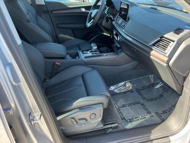 Certified 2025 Audi Q5 2.0T Premium Plus w/ Premium Plus Package AWD/4WD image 13