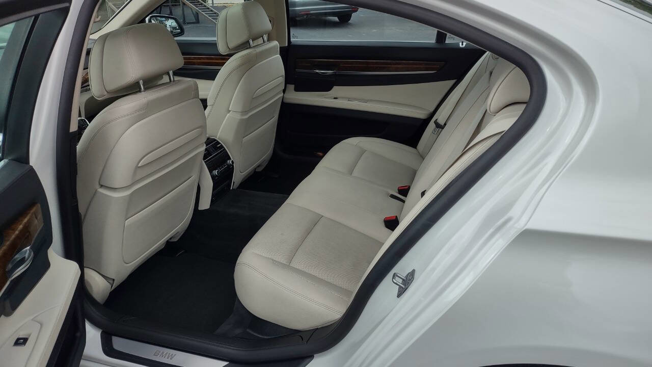 Used 2014 BMW 740Li image 37