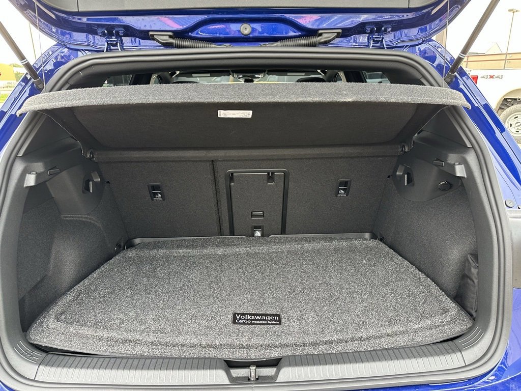 Used 2024 Volkswagen Golf R image 9