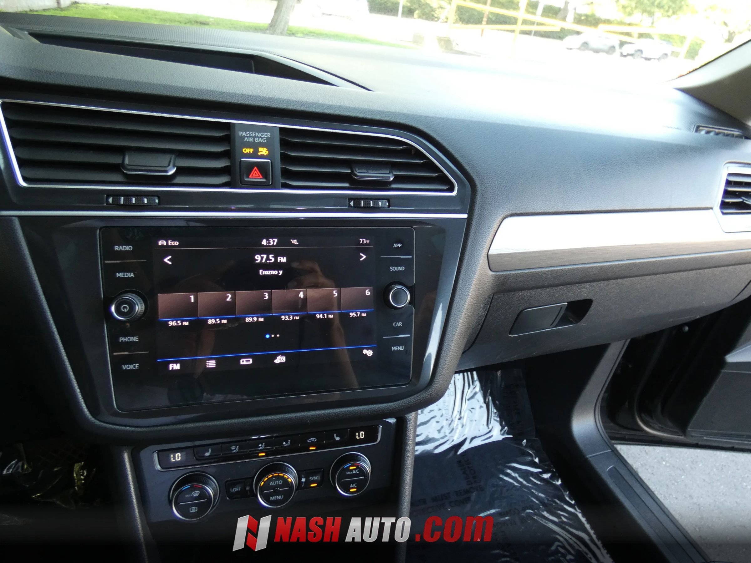 Used 2018 Volkswagen Tiguan SE w/ Panoramic Sunroof Package AWD/4WD image 53