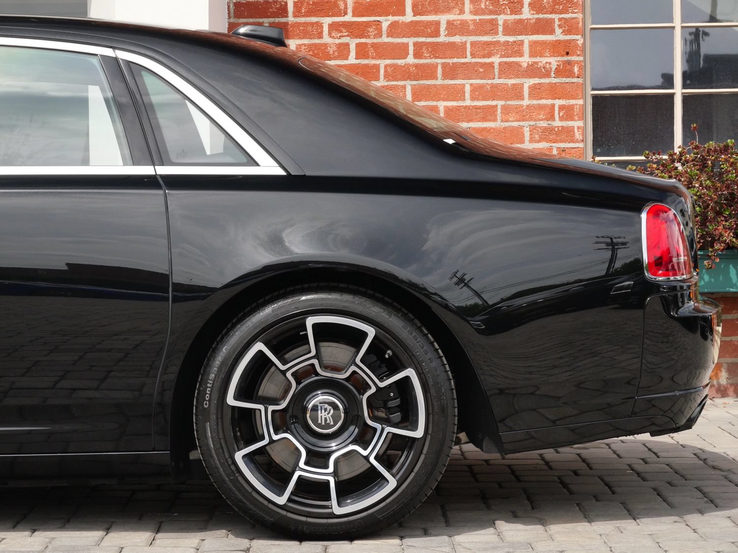 Certified 2019 Rolls-Royce Ghost RWD image 25