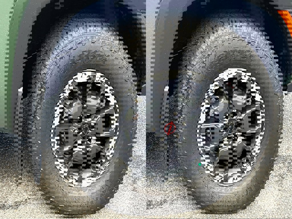 New 2025 Nissan Frontier PRO-4X w/ Black Accent Package image 27