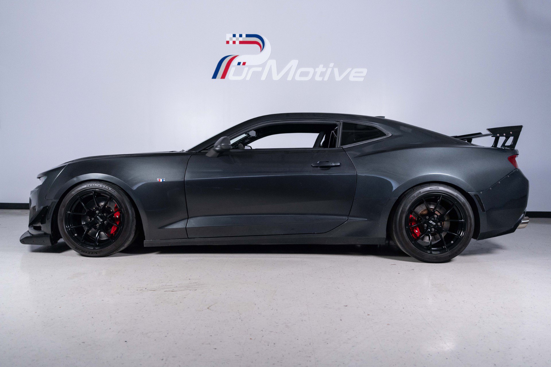 Used 2018 Chevrolet Camaro SS RWD image 3