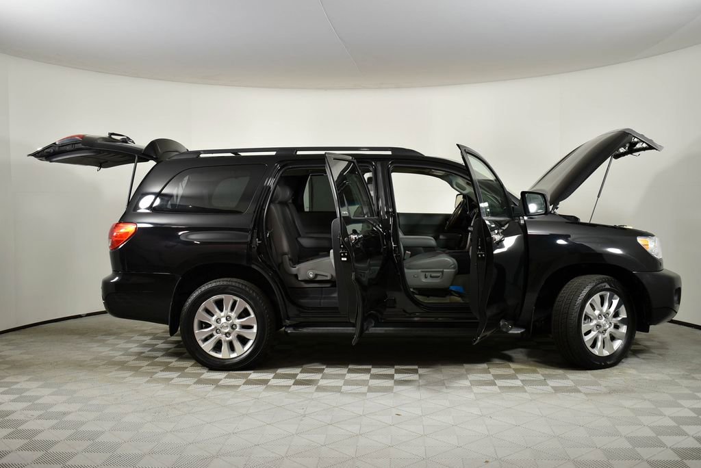 Used 2010 Toyota Sequoia Platinum image 7