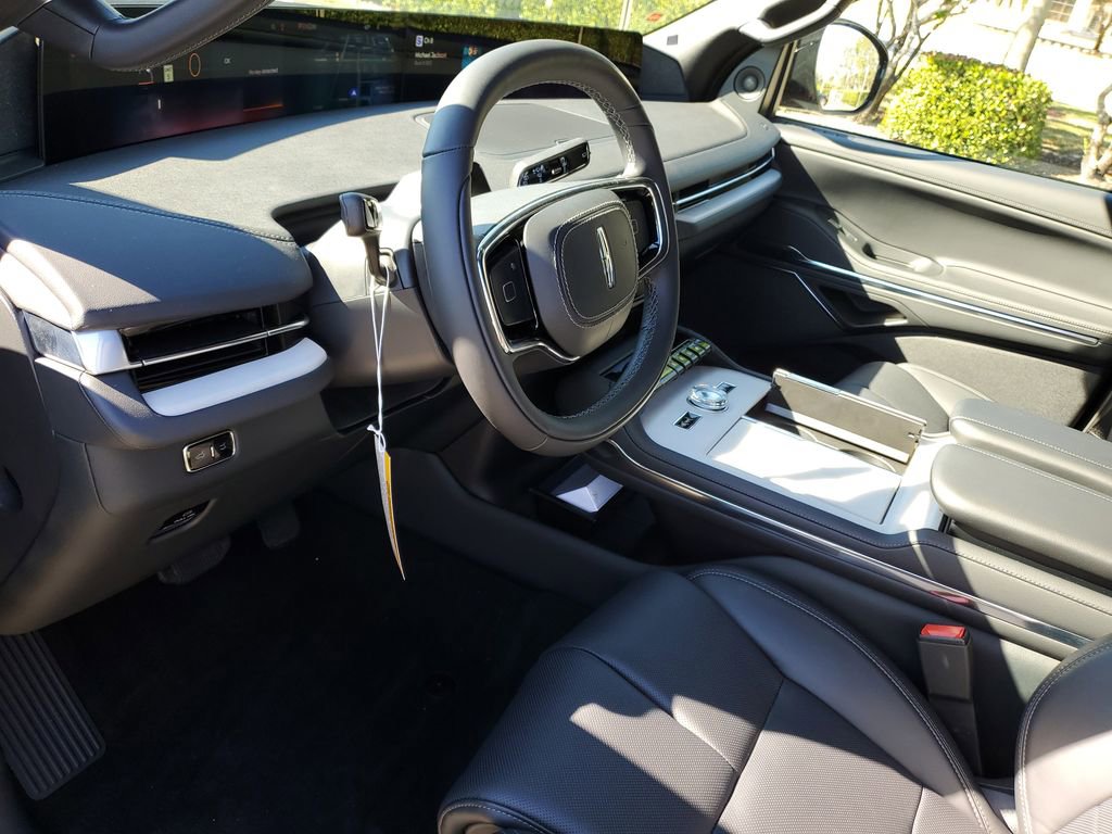 New 2025 Lincoln Navigator L Reserve w/ Jet Appearance Package image 21