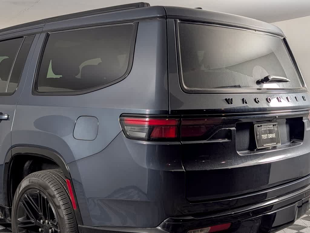 Used 2023 Jeep Wagoneer Series II RWD image 16