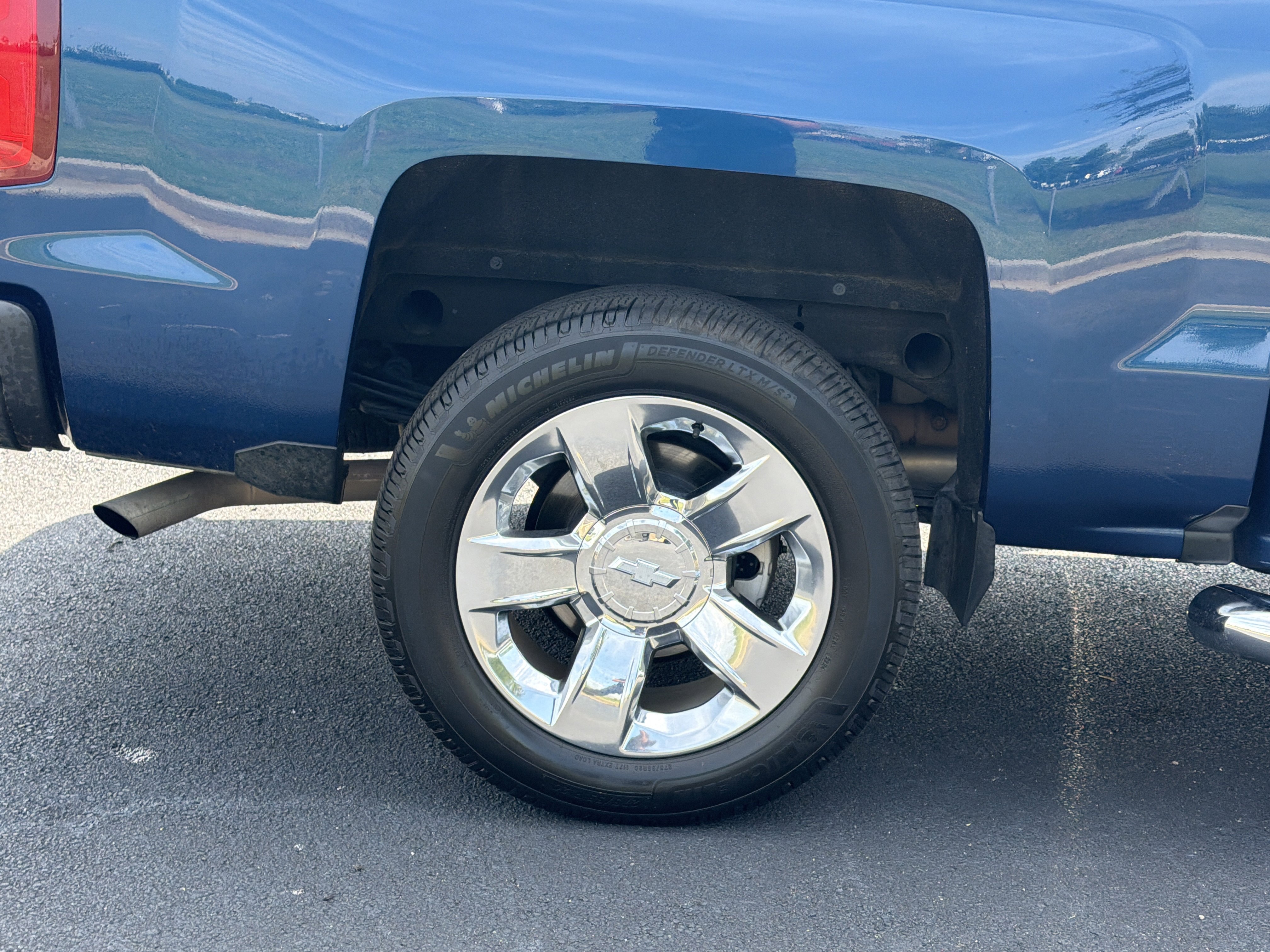 Used 2017 Chevrolet Silverado 1500 LTZ w/ Sport Package AWD/4WD image 34