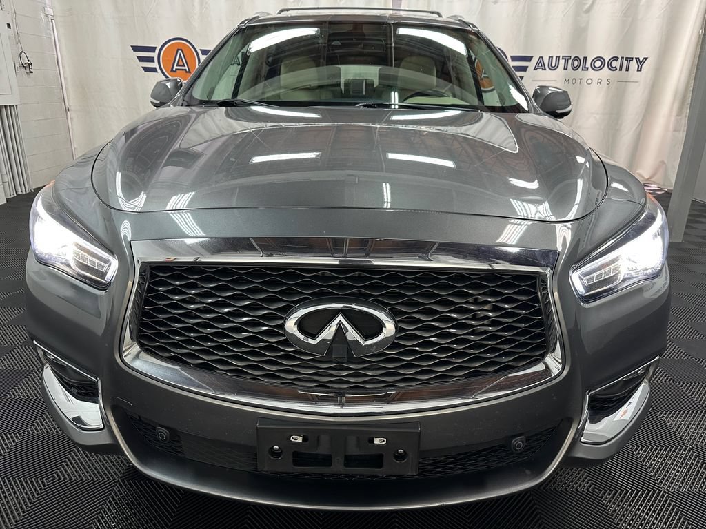 Used 2018 INFINITI QX60 Luxe w/ Deluxe Technology Package AWD/4WD image 3