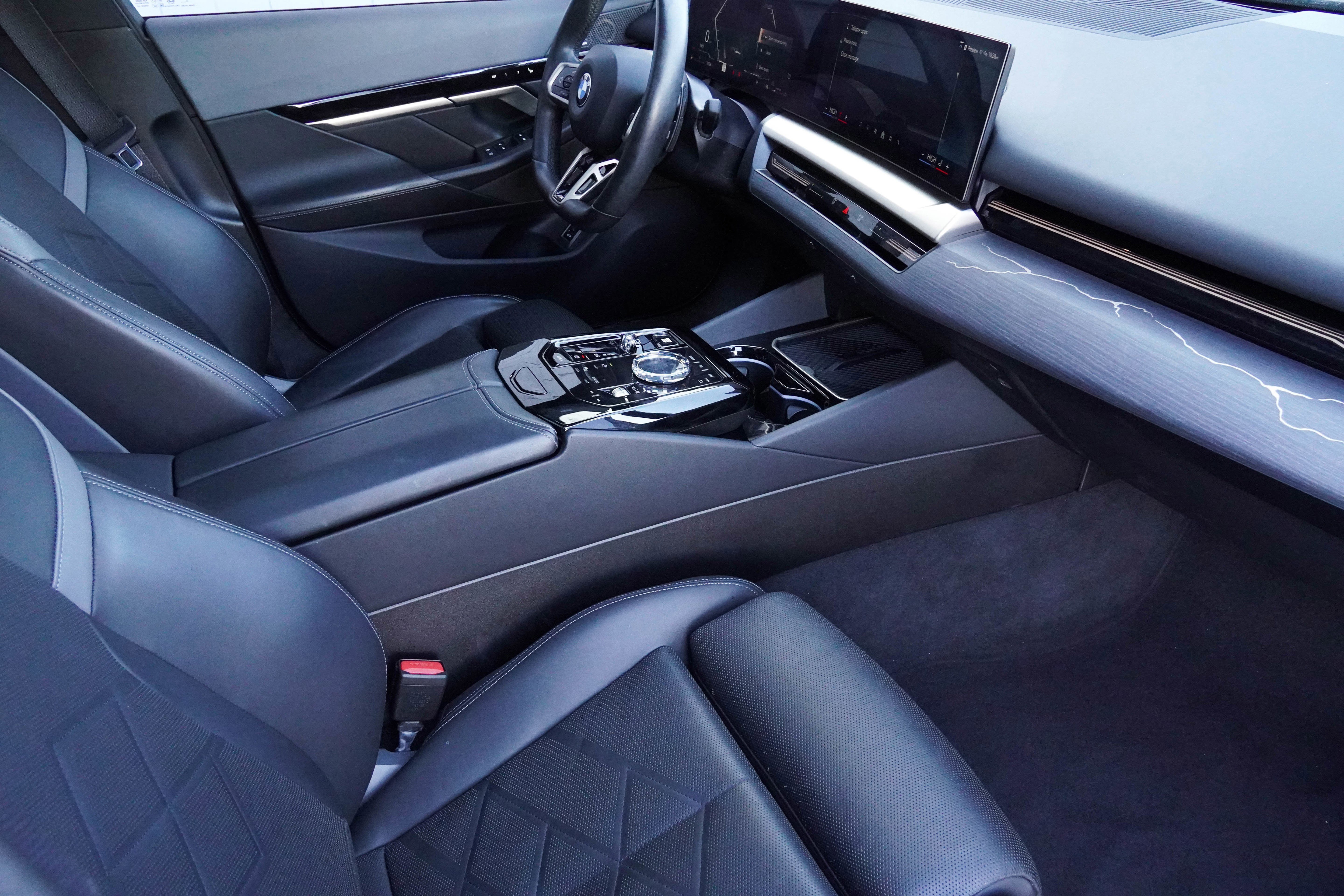 Certified 2024 BMW 530i w/ Executive Package image 10