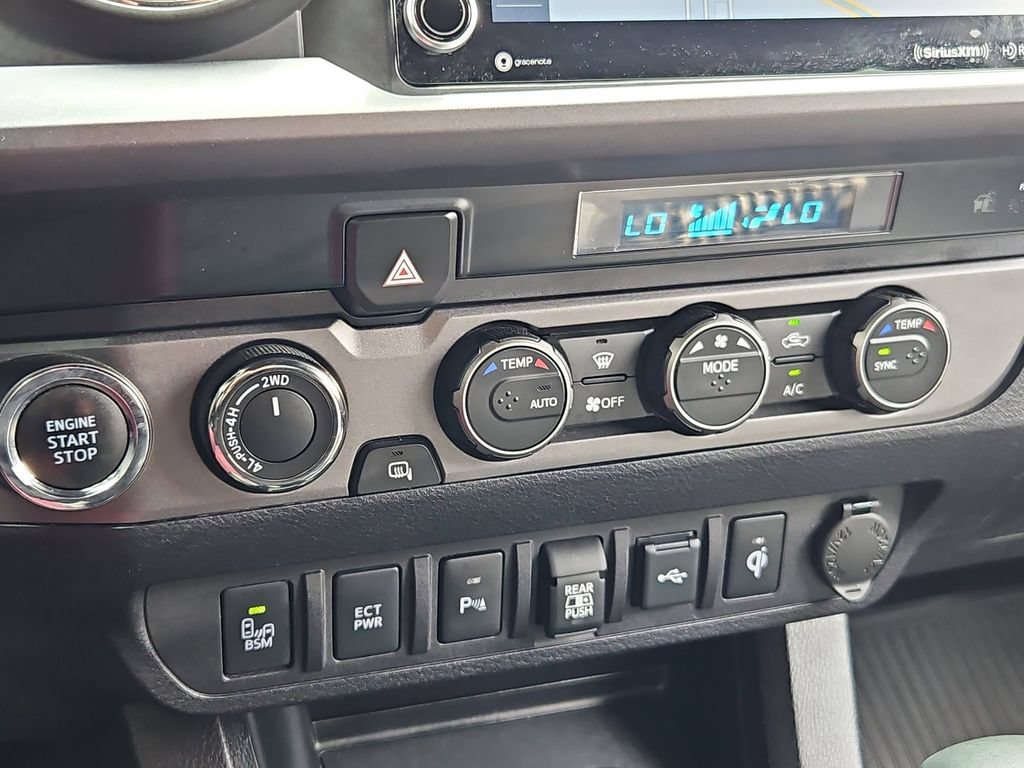 Used 2021 Toyota Tacoma TRD Off-Road w/ Technology Package AWD/4WD image 25