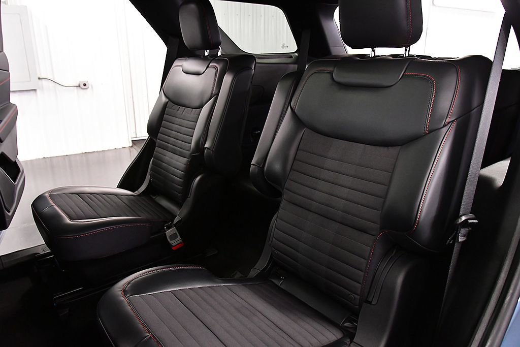 Used 2025 Ford Explorer ST-Line w/ Premium Package image 30