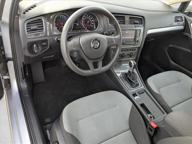 Used 2016 Volkswagen e-Golf SE w/ DC Fast Charging Package image 10