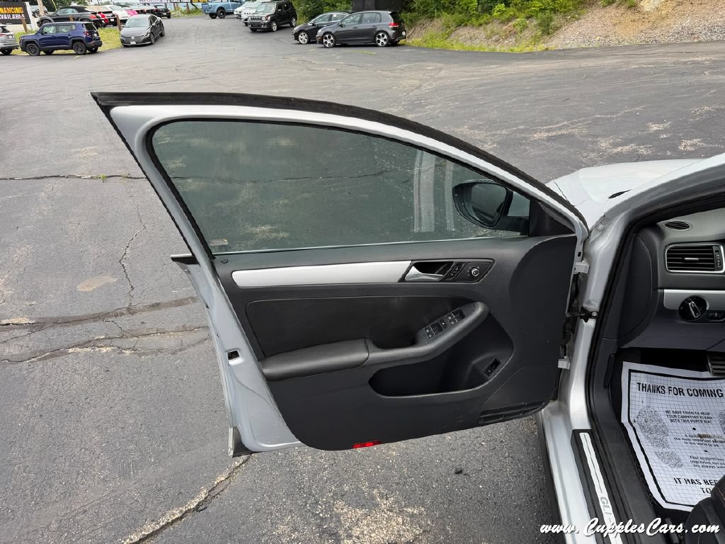 Used 2013 Volkswagen Jetta GLI Autobahn FWD image 6