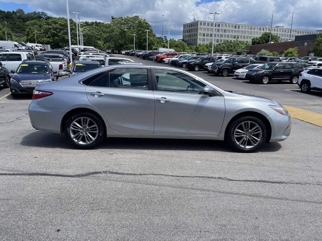 Used 2016 Toyota Camry SE FWD image 7