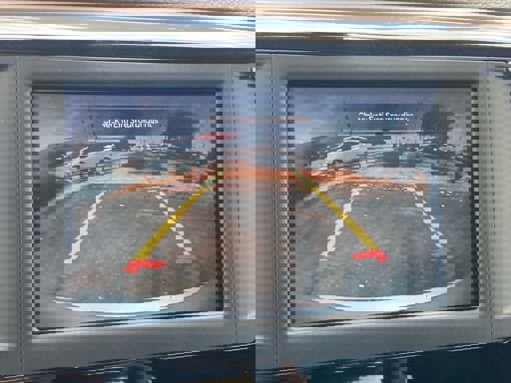 Used 2023 Chrysler Voyager LX image 24