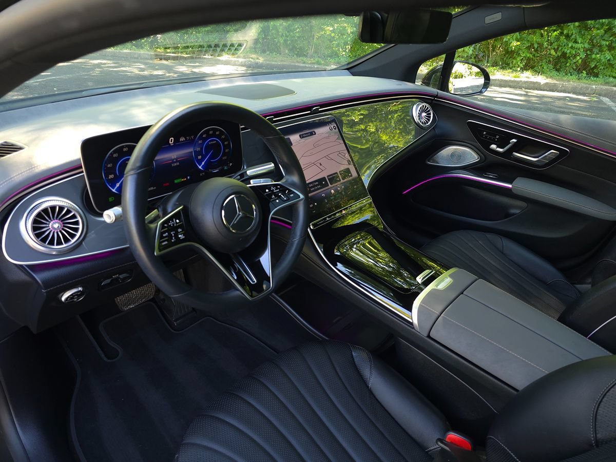 Used 2022 Mercedes-Benz EQS 450+ Sedan image 2