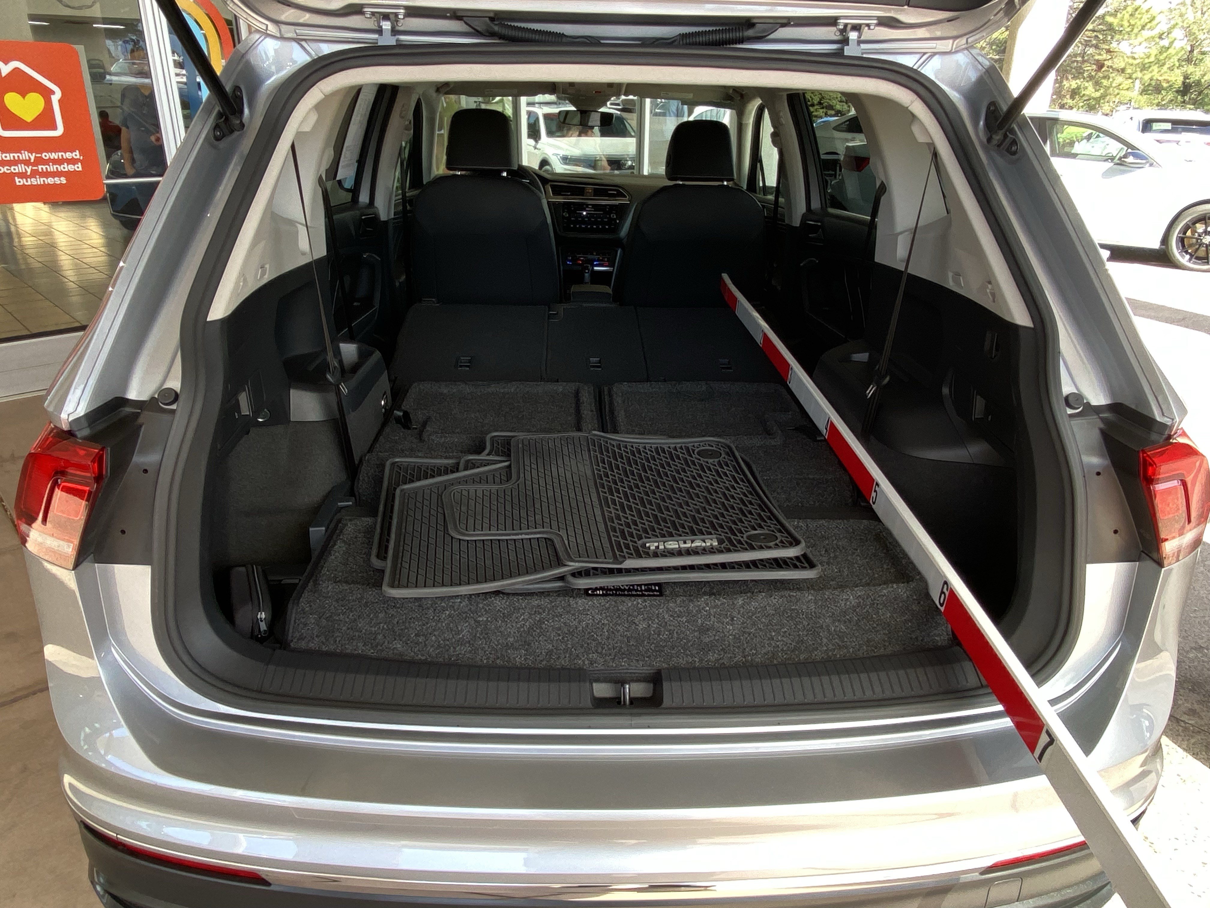 Certified 2023 Volkswagen Tiguan SE FWD image 18