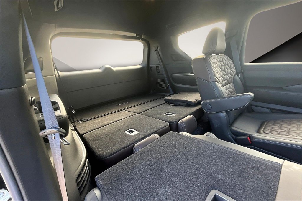 Certified 2025 Nissan Armada Platinum Reserve AWD/4WD image 26