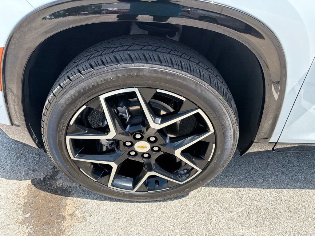 Used 2026 Chevrolet Traverse High Country AWD/4WD image 9