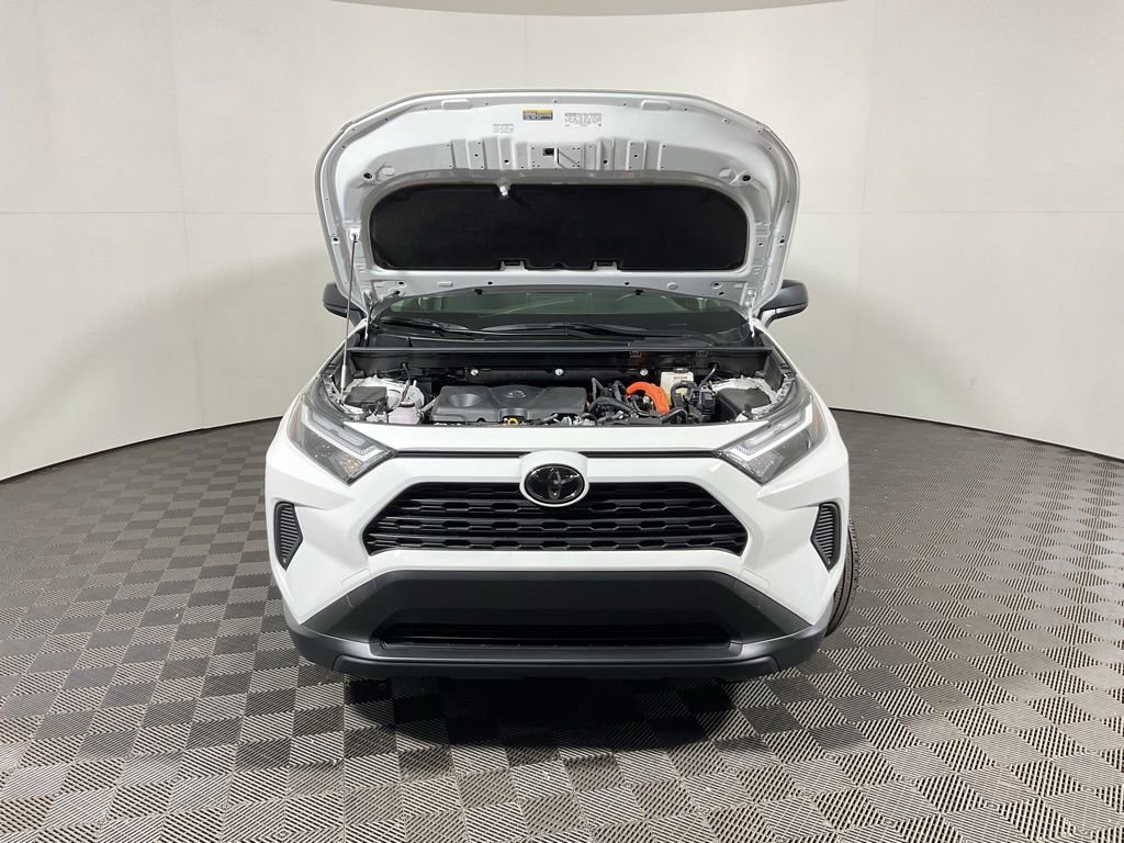 Used 2025 Toyota RAV4 LE image 9