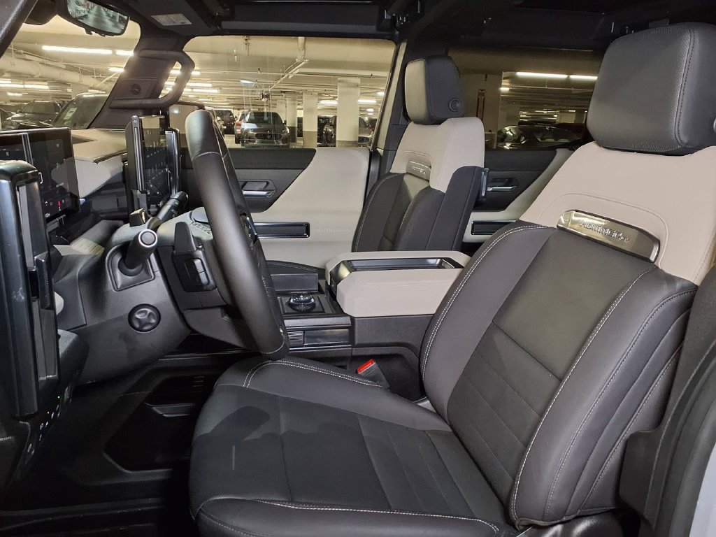 Used 2026 GMC Hummer EV SUV AWD/4WD image 15