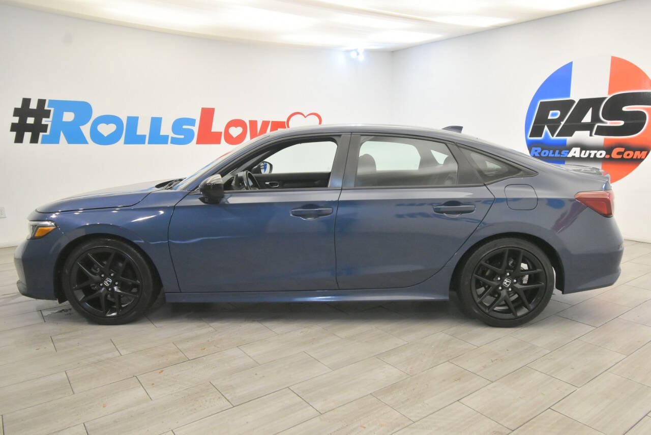 Used 2025 Honda Civic Sport image 2