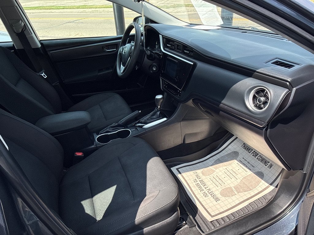 Used 2019 Toyota Corolla LE FWD image 14