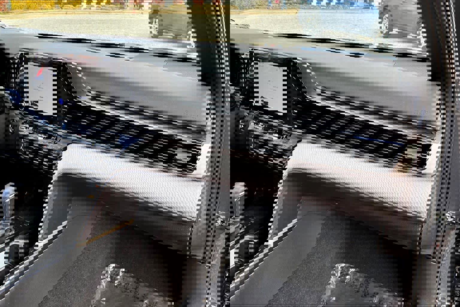 Used 2025 Toyota Camry SE image 18