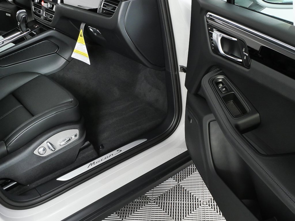 New 2026 Porsche Macan S image 25