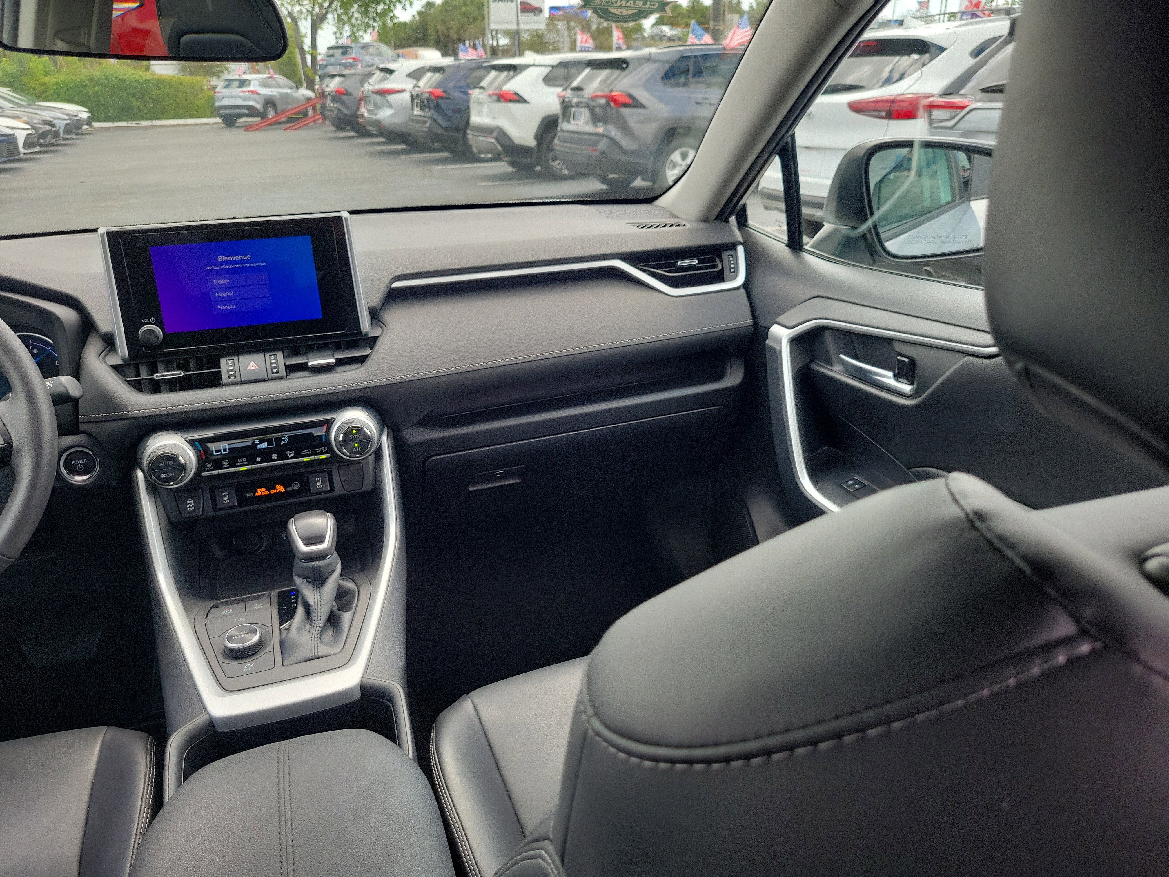 Used 2023 Toyota RAV4 XLE Premium image 17