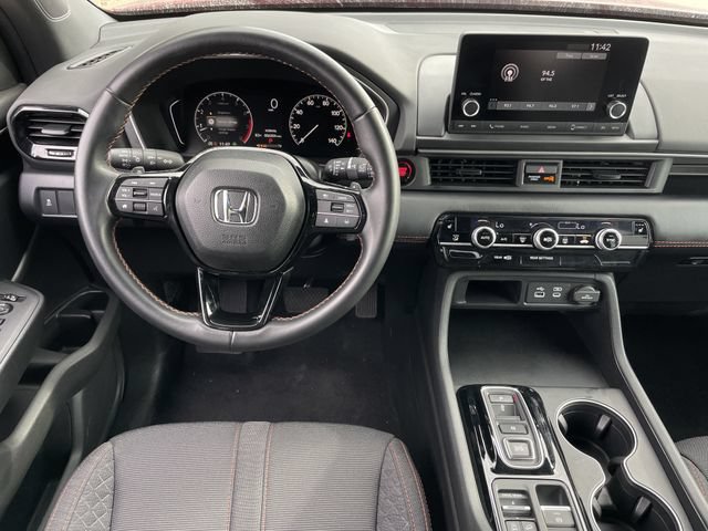 Used 2025 Honda Pilot Sport image 11