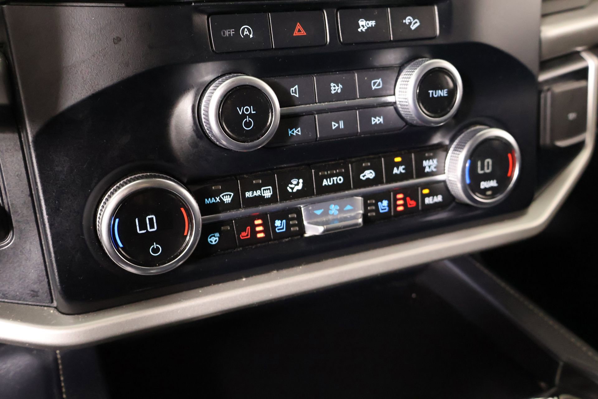 Used 2024 Ford Expedition Max XLT image 8