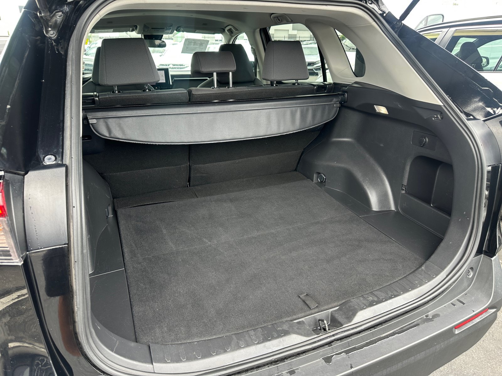 Used 2025 Toyota RAV4 XLE FWD image 27