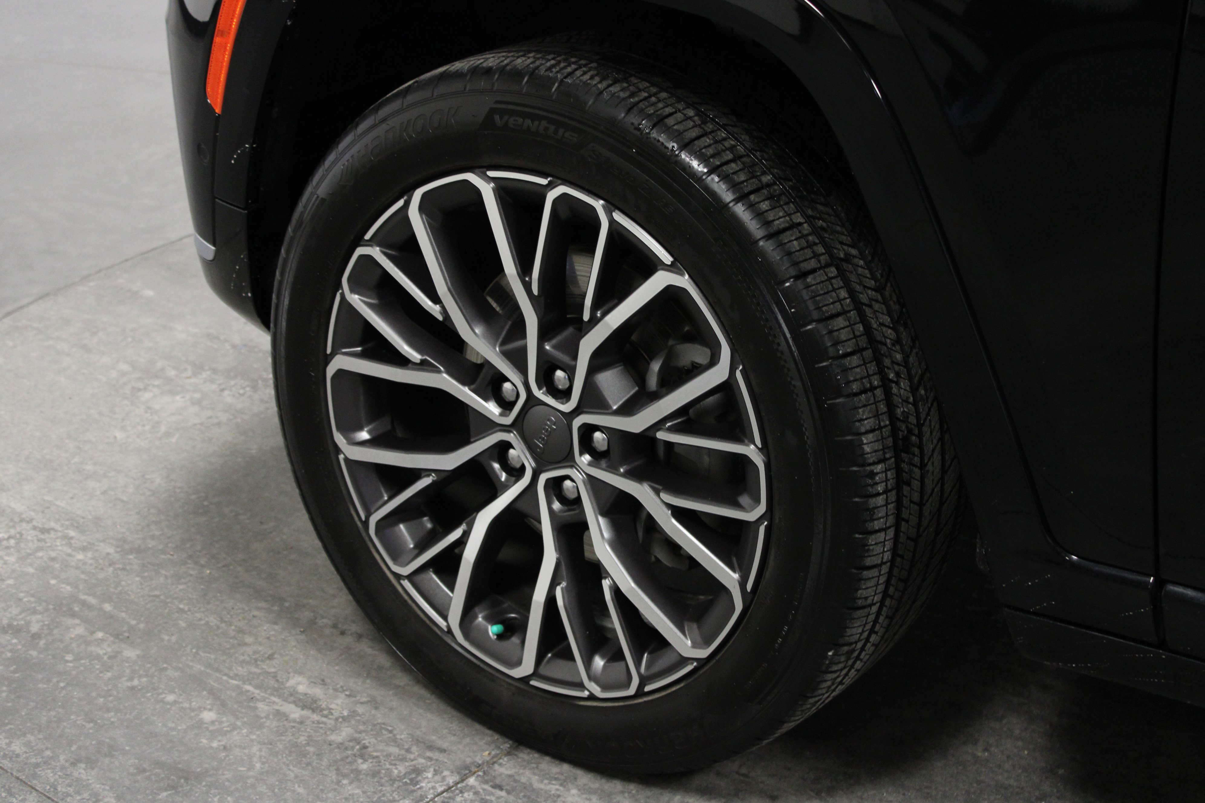 Used 2021 Jeep Grand Cherokee L Summit image 10