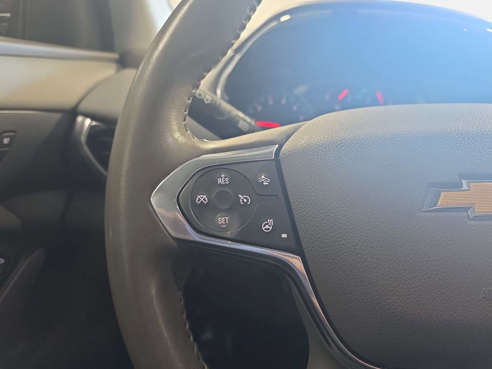 Used 2020 Chevrolet Traverse Premier FWD image 17
